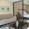 Modern Private Studio - King bed, Jacuzzi, Balcony and Pool - Miami