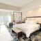 Modern Private Studio - King bed, Jacuzzi, Balcony and Pool - Miami