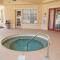 Revived Condo with Pool and 20 minutes from parks - Davenport