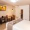 Hotel Chalet Monet - Granja Vianna - 科蒂亚