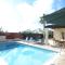 Villa Isabella: Coral Bay Beach, Seaview
