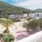 Apartamentos Cala Llonga