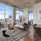 Jeffjack Heated Pool Penthouse in Chicagos West Loop
