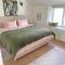 Idyllic Cornish Cottage, Superking bed, private garden dogs welcome
