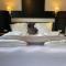 Yebs Hotel