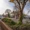 Stockton town centre studio apartments free parking and Wi-Fi
