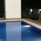 Villa con piscina privada y zona bbq en condominio