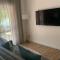 Lovely flat walking distance to Glentana beach