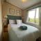 Rew Farm Country and Equestrian Accommodation - Sunset Lodge - Melksham