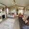 Rew Farm Country and Equestrian Accommodation - Sunset Lodge - Melksham