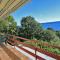 Beachfront House Nella with full privacy - Jasenice