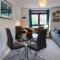BEST PRICE! Superb city centre apartment, 2 Superkings or 4 singles Smart TV & Sofa bed- FREE SECURE PARKING