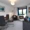 BEST PRICE! Superb city centre apartment, 2 Superkings or 4 singles Smart TV & Sofa bed- FREE SECURE PARKING
