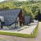Holiday Houses Green Queen