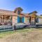 Charming Burnet Cottage with Lake View and Porch!