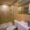 Largigi Rooms, Close to the Beach and Town Centre, Parking available