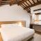 Borgoleoni 18 - Room and Breakfast