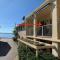 Sunny, 2-bedroom apartment with pool, 200m from Caseys beach - Batehaven
