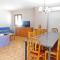 Chalet con piscina (B)