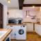 Sunshine Cottage by Happy Sunshine Stay - Golborne