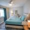 Carolina Beach Dreamin - light filled south side END unit, Ocean views from most rooms! Private beach access! condo - Carolina Beach