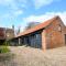 Pass the Keys Hemmel Barn - Ideal Family Getaway - Pet Friendly - Market Rasen