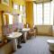 Chambre jaune MANOIR DE LA VOVE Perche