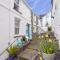 Extended Fishermans cottage with stunning sea views