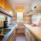 Fia 70s Beach Apartment