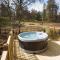 2-Bed Cottage with Hot Tub at Loch Achilty NC500 - Strathpeffer