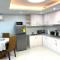 2 Bedroom Condo Unit with City and Mountain View