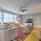 Bright Cary Home with Deck Less Than 15 Mi to Raleigh! - كاري
