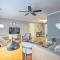 Bright Cary Home with Deck Less Than 15 Mi to Raleigh! - كاري