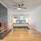 Bright Cary Home with Deck Less Than 15 Mi to Raleigh! - كاري