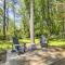 Bright Cary Home with Deck Less Than 15 Mi to Raleigh! - كاري