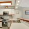 Beach Blanket - Spacious condo with Private beach access and resort amenities! condo - 库尔海滩
