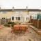 Skyvillion - STEVENAGE SPACIOUS & COZY 3Bed House with Parking, Wifi, Garden - Aston End