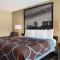 Super 8 by Wyndham Gulfport Biloxi Airport - Gulfport
