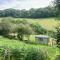 Usk Valley Shepherd's Hut - Cwm-bran