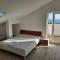 Sea view later apartment