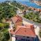 LOVRO Luxury apartment with Jacuzzi and terrace sea view