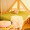 Ingerichte Boho, Indian of Tropical Bell Tent met alpaca's - Paasloo