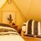 Ingerichte Boho, Indian of Tropical Bell Tent met alpaca's - Paasloo