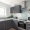 Stylish Serviced Apartment in Reading - Редінг