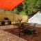 Glamping in the Redwoods with a hot tub!