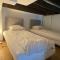 Studio duplex avec spa et cour privée