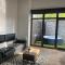 Studio duplex avec spa et cour privée