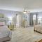 Heated Pool and Lanai Matlacha Isles Getaway