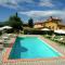 Splendid villa with swimming pool in Tuscany