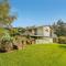 Beach Lovers Bach - Hahei Holiday Home